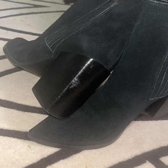 NINE WEST size 11M. Ankle boots. Black leather upper - Picture 5 of 10